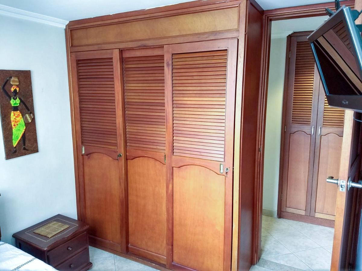 Appartement Bueno, Bonito, Barato Y Cerca A El Poblado à Medellín Extérieur photo