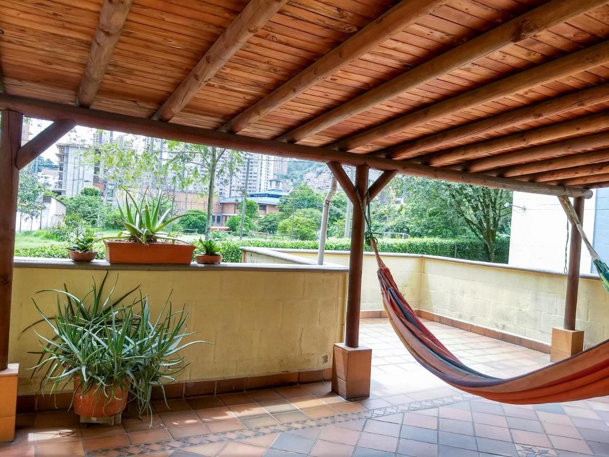 Appartement Bueno, Bonito, Barato Y Cerca A El Poblado à Medellín Extérieur photo