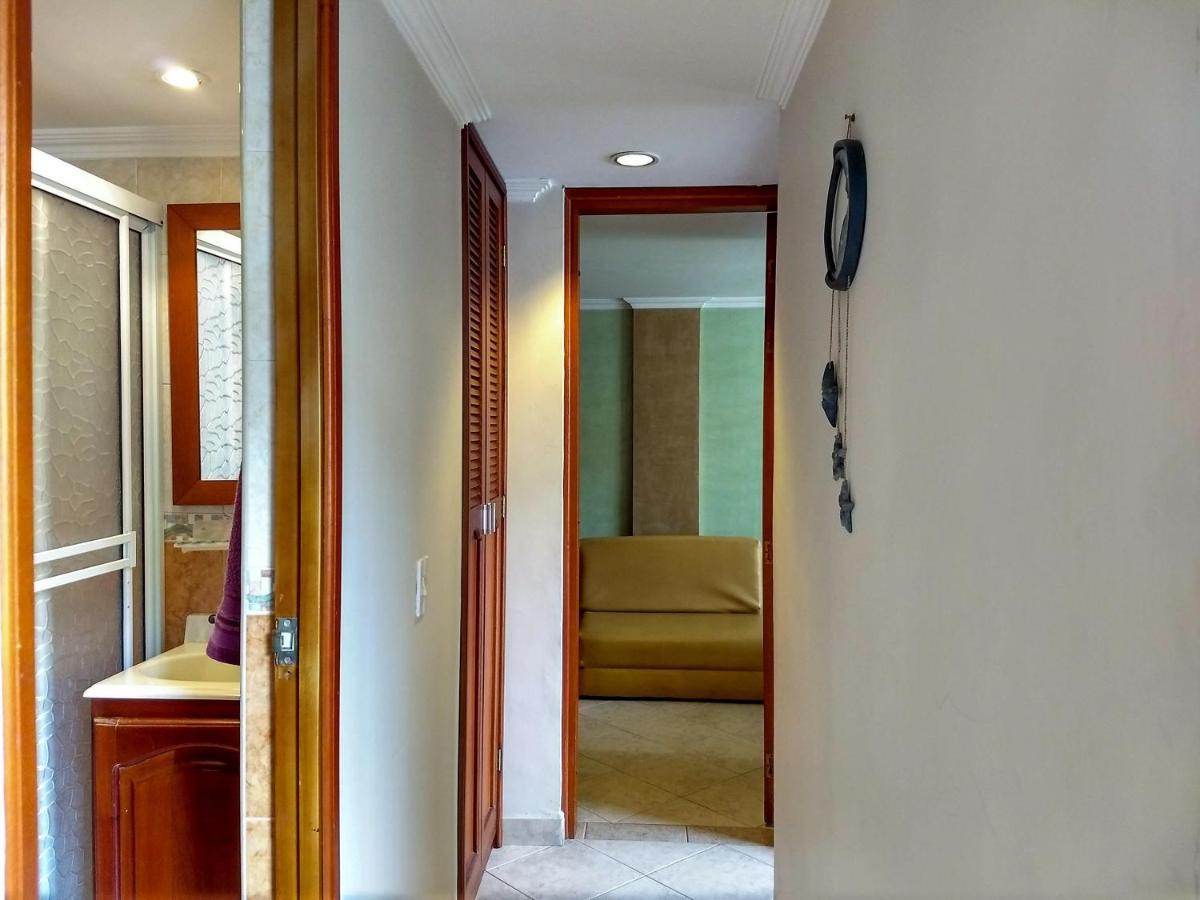 Appartement Bueno, Bonito, Barato Y Cerca A El Poblado à Medellín Extérieur photo