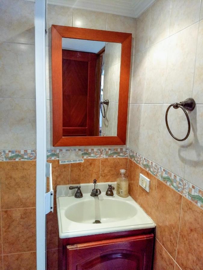 Appartement Bueno, Bonito, Barato Y Cerca A El Poblado à Medellín Extérieur photo